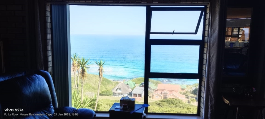 To Let 5 Bedroom Property for Rent in Dana Bay Western Cape